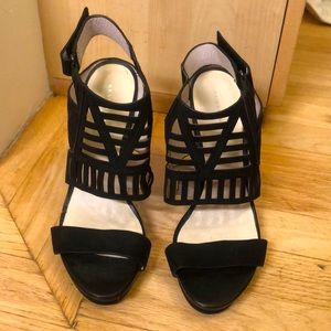 Kenneth Cole Geometrical Heels